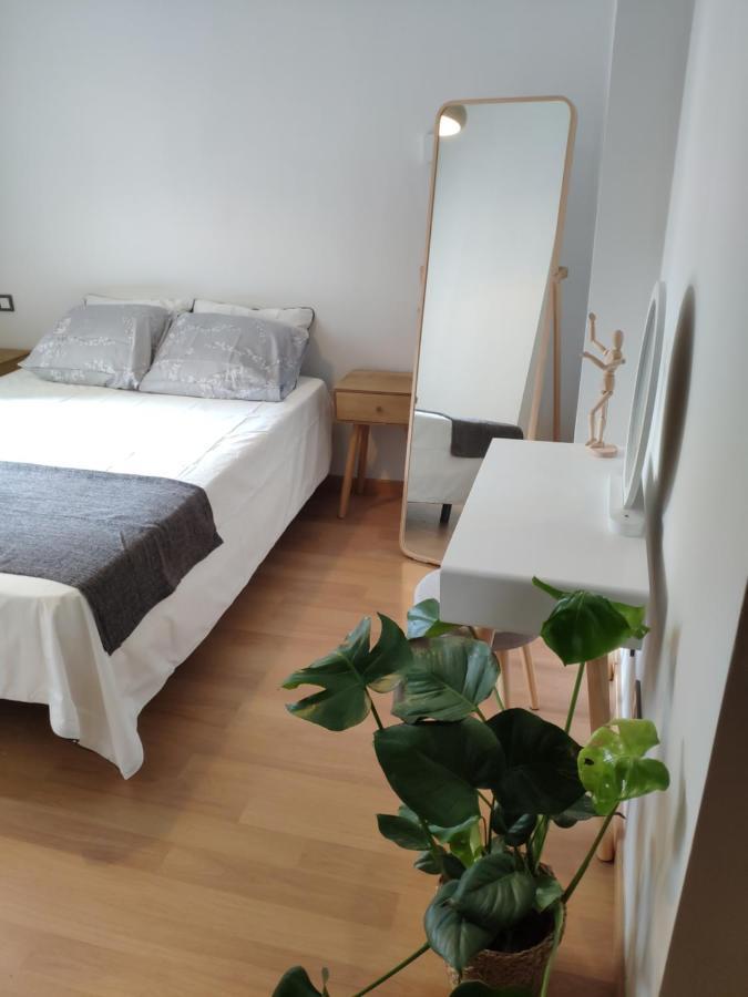 Unique Apartment In Malaga City Center With Pool Bagian luar foto